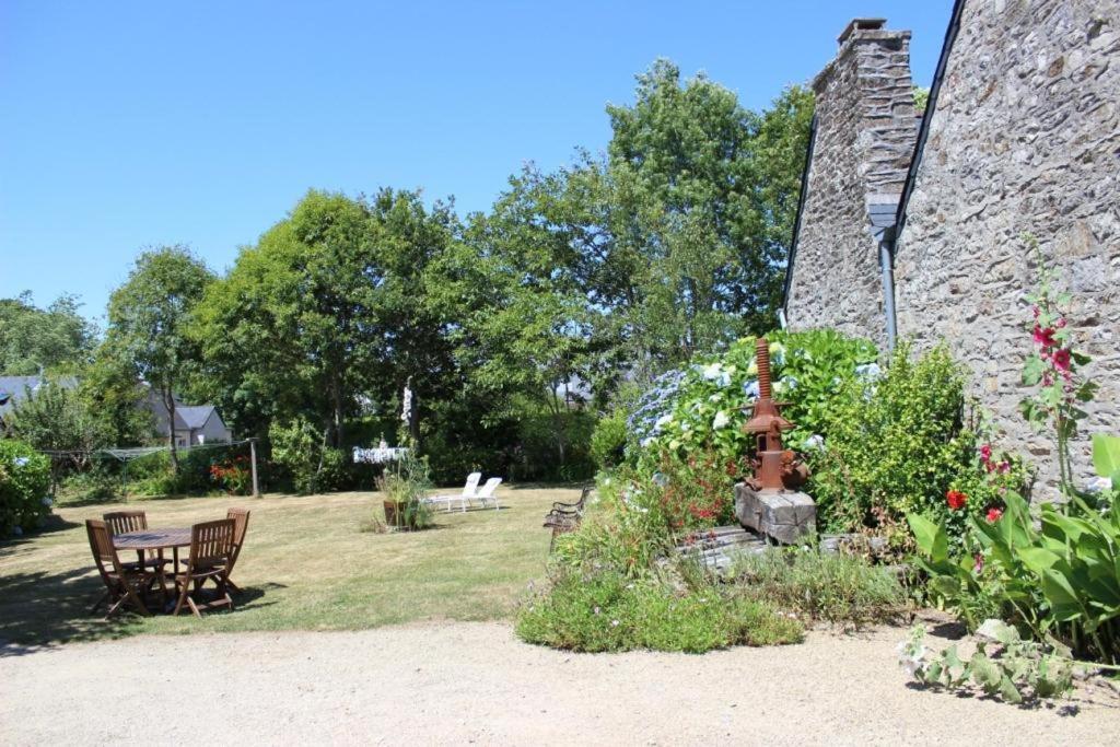 Sue'S Cottages Pleuven Eksteriør billede